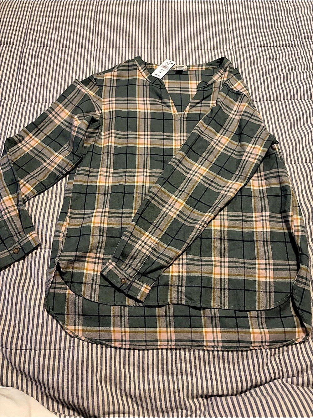 L.L.Bean Women's Whisperweight Flannel Popover Shirt Green & White Medium